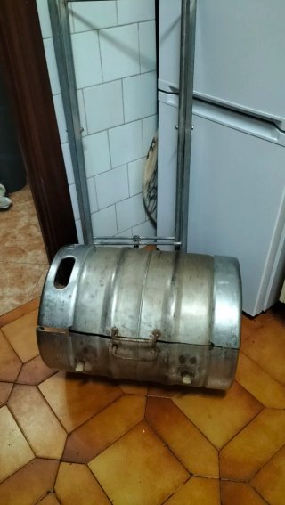 Barbacoa abatible de metal