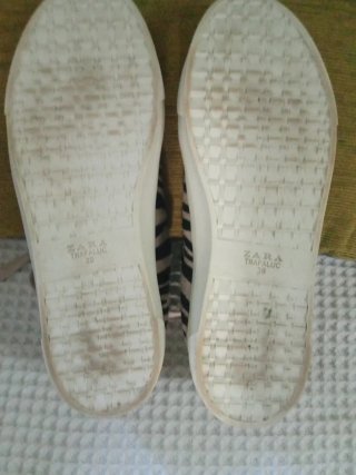 Zapatillas Zara Beige y Negro