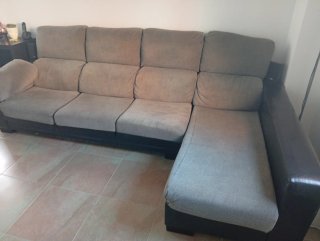 Sofá chaiselongue tela y piel
