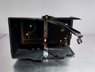 SOPORTE BATERIA FORD FOCUS BERLINA (CB8) AM511072
