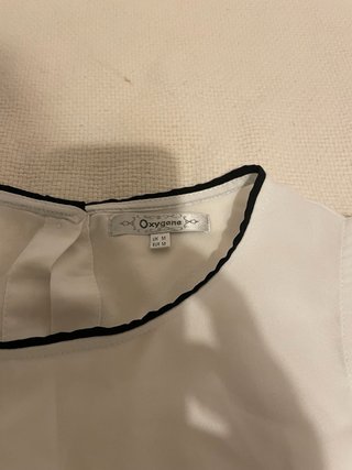 Blusa azul con lazo negro/blusa blanca ribete negr