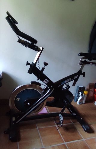 Bicicleta Estática BH ZS600