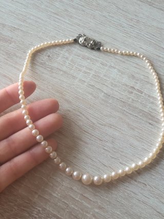 Collar tipo perlas vintage con cierre plateado