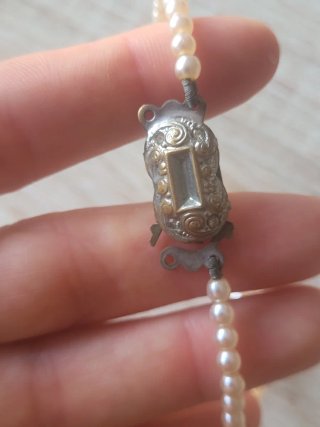 Collar tipo perlas vintage con cierre plateado