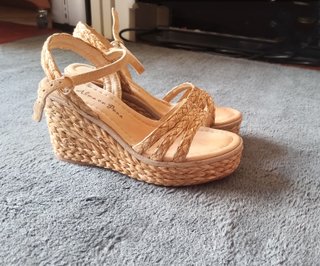 Sandalias cuña Alma en Pena Talla 39