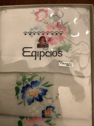 Caja de pañuelos Egipcios bordados