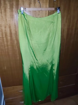 Vestido largo satén verde