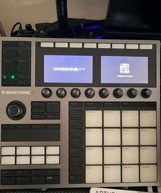 Maschine Plus Controlador MIDI