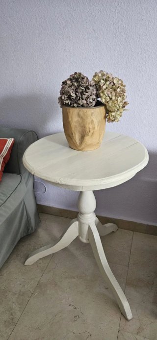Mesa auxiliar redonda de madera