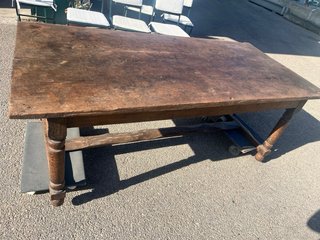 Mesa de comedor rústica con 6 sillas