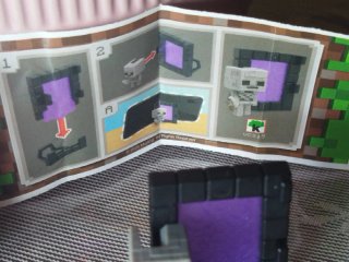 Mini Figure Minecraft Scheletro Kinder Joy VC315