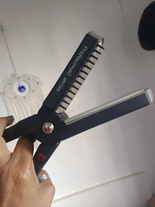 Plancha de pelo negra Marca Jata Grande
