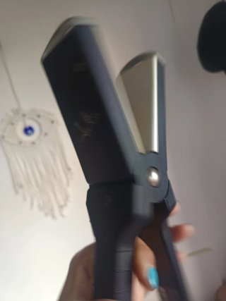 Plancha de pelo negra Marca Jata Grande