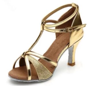 Zapatos de bailes nuevos