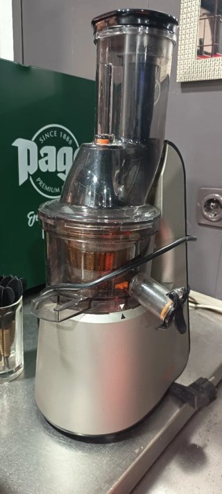 Exprimidor de zumos eléctrico