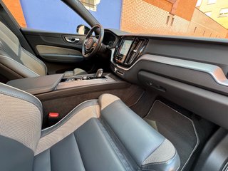 Volvo XC60 B4 diésel R-Desing AWD FULL, nacional