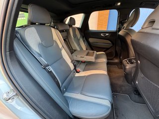 Volvo XC60 B4 diésel R-Desing AWD FULL, nacional