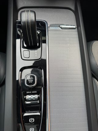 Volvo XC60 B4 diésel R-Desing AWD FULL, nacional