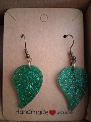 Pendientes Resina Hoja Verde Hechos a Mano