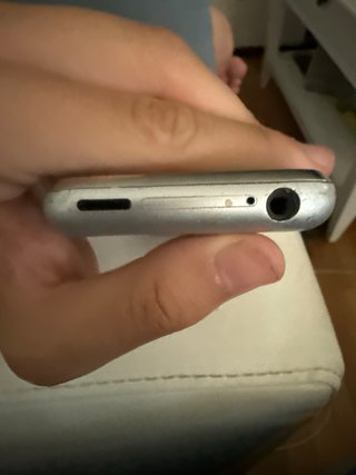 iPhone 2G 8GB da riparare