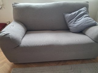 Sofá de piel beige