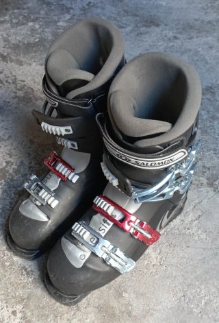 Esquís Fischer RX4 165cm con bastones y botas.