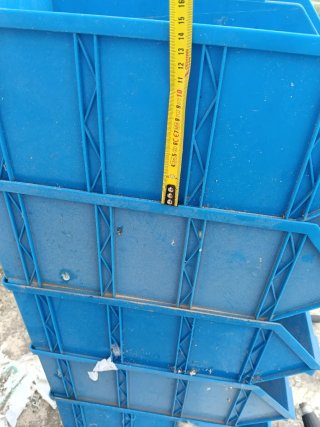Cajas de plástico apilables azules