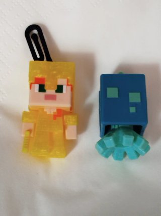 2 Figuras Kinder Joy Minecraft