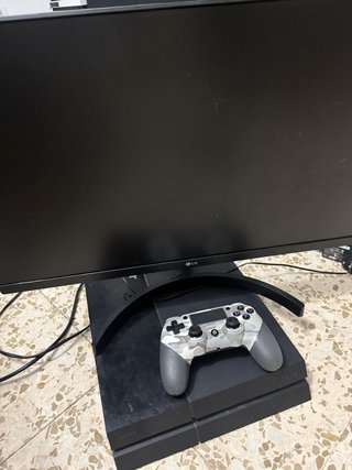 PS4 con mando y monitor LG
