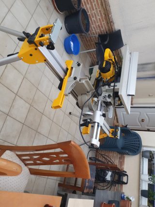Ingletadora con mesa y banco