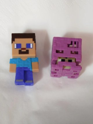 2 Figuras Minecraft Kinder Joy 2€ las dos