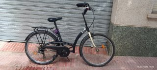 Bicicleta urbana negra