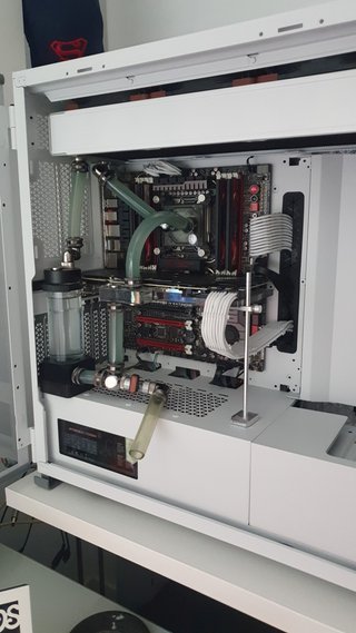 Montaje de PCs por encargo.