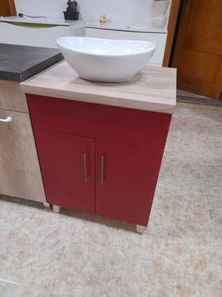 Mueble auxiliar rojo y madera 65