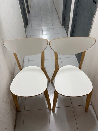 Silla Ikea blanca y madera