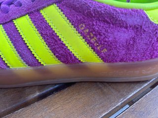 Zapatillas Adidas Moradas y Amarillas