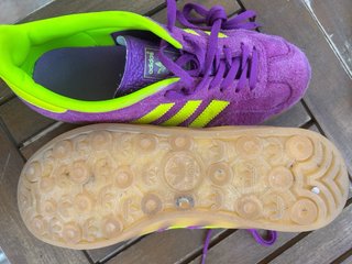 Zapatillas Adidas Moradas y Amarillas