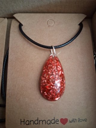 Colgante Resina Rojo Hecho a Mano