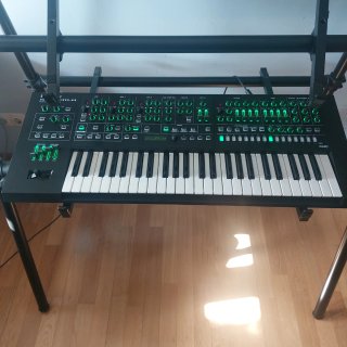 Sintetizador Roland System 8