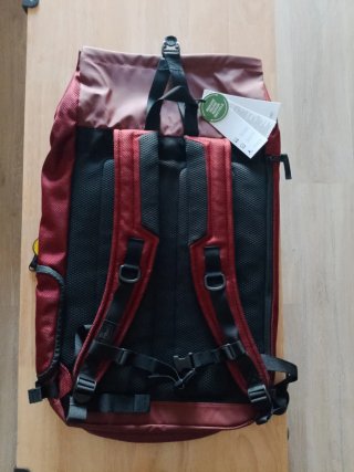 Mochila Eastpak Tecum Roll. Nueva.