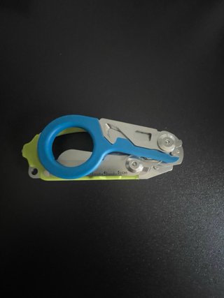 Tijeras multifunción 6 en 1