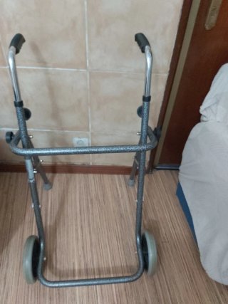 Andador para personas mayores