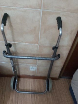 Andador para personas mayores