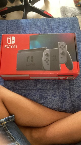 Nintendo Switch con giochi fc26 e dragoball