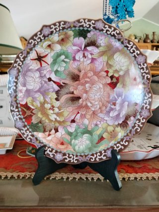 Piatto in cloisonné decorato con fiori