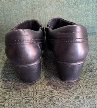 Botines negros de cuero