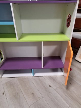 Estantería infantil casa de muñecas