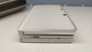 Nintendo 3DS Bianca + Pokémon Perla + Regalo LEED