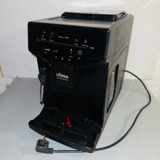 Cafetera superautomática Ufesa Supreme Barista