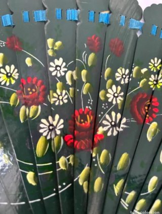 ABANICO ANTIGUO DE MADERA Y TELA PINTADO A MANO